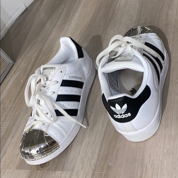 superstar metal toe shoes